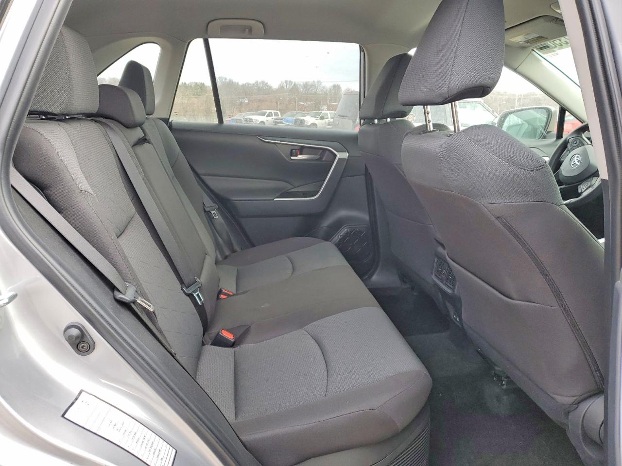 2025 TOYOTA RAV4 HYBRID XLE AWD photo 31