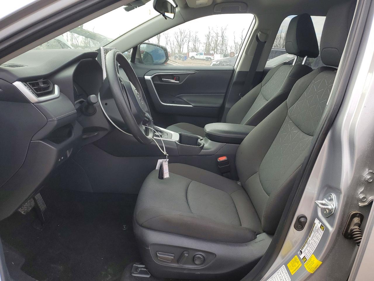 2025 TOYOTA RAV4 HYBRID XLE AWD photo 19