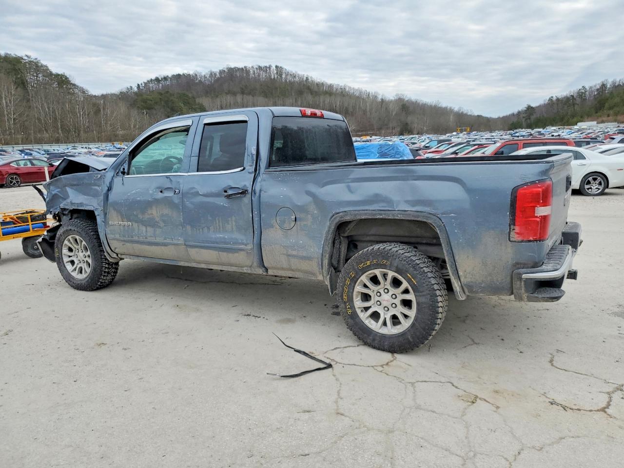 2015 GMC SIERRA K1500 SLE photo 3