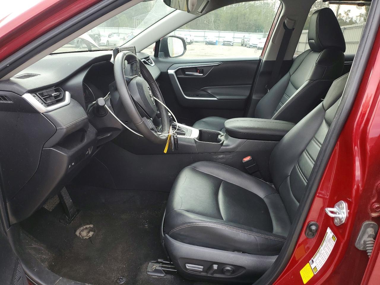 2022 TOYOTA RAV4 XLE PREMIUM photo 13