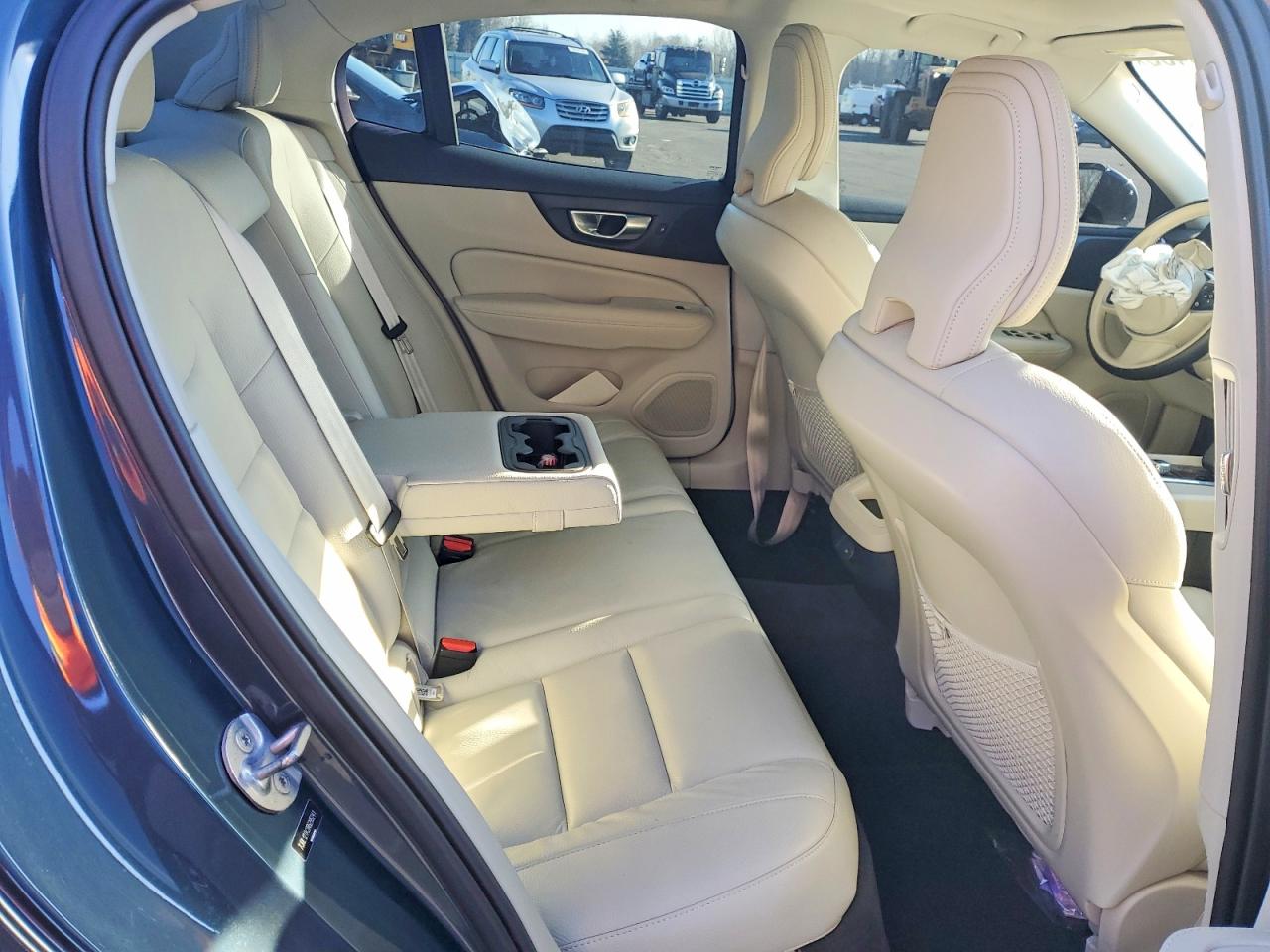 2024 VOLVO S60 CORE photo 10