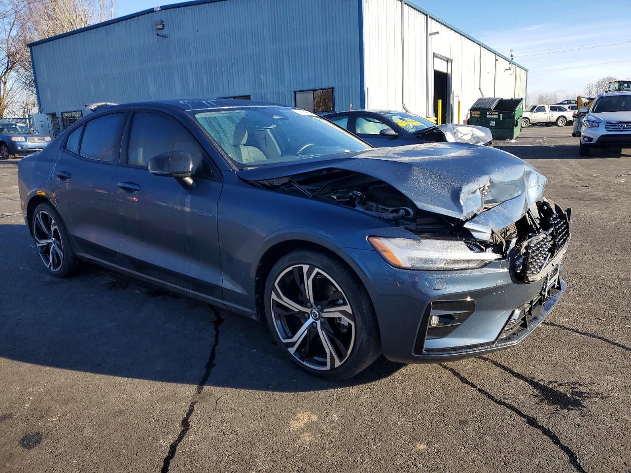 2024 VOLVO S60 CORE photo 4