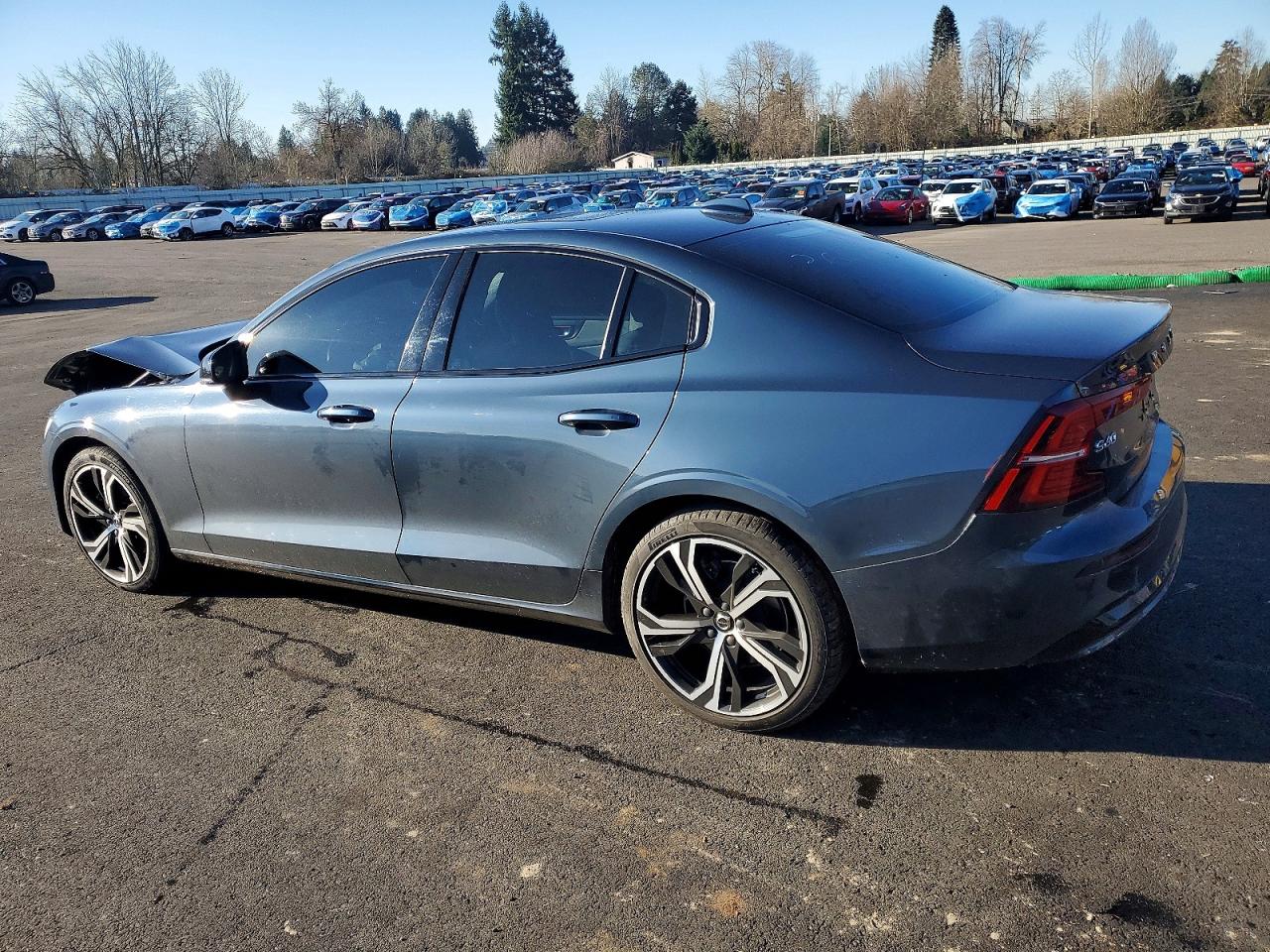 2024 VOLVO S60 CORE photo 2