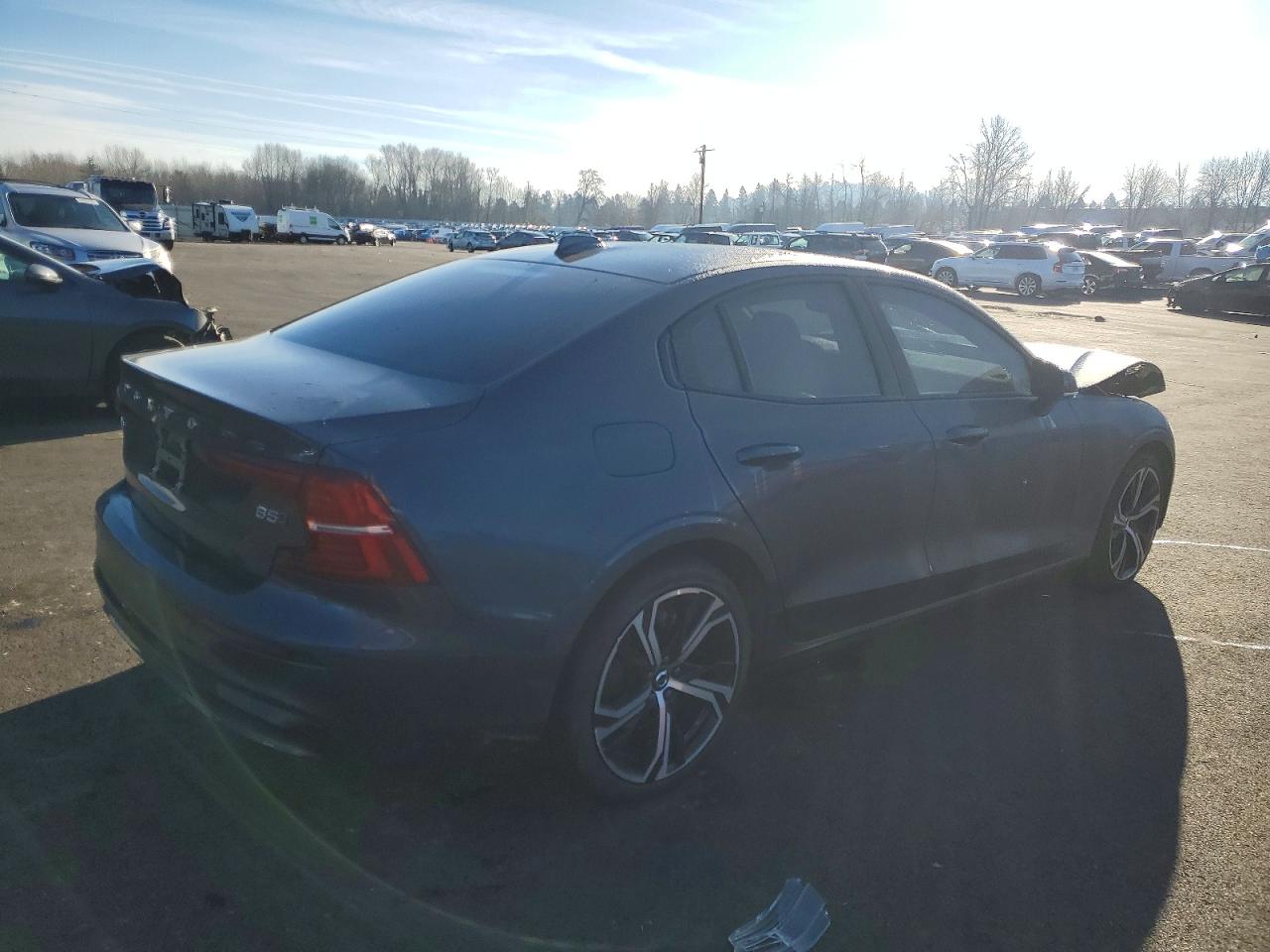 2024 VOLVO S60 CORE photo 3