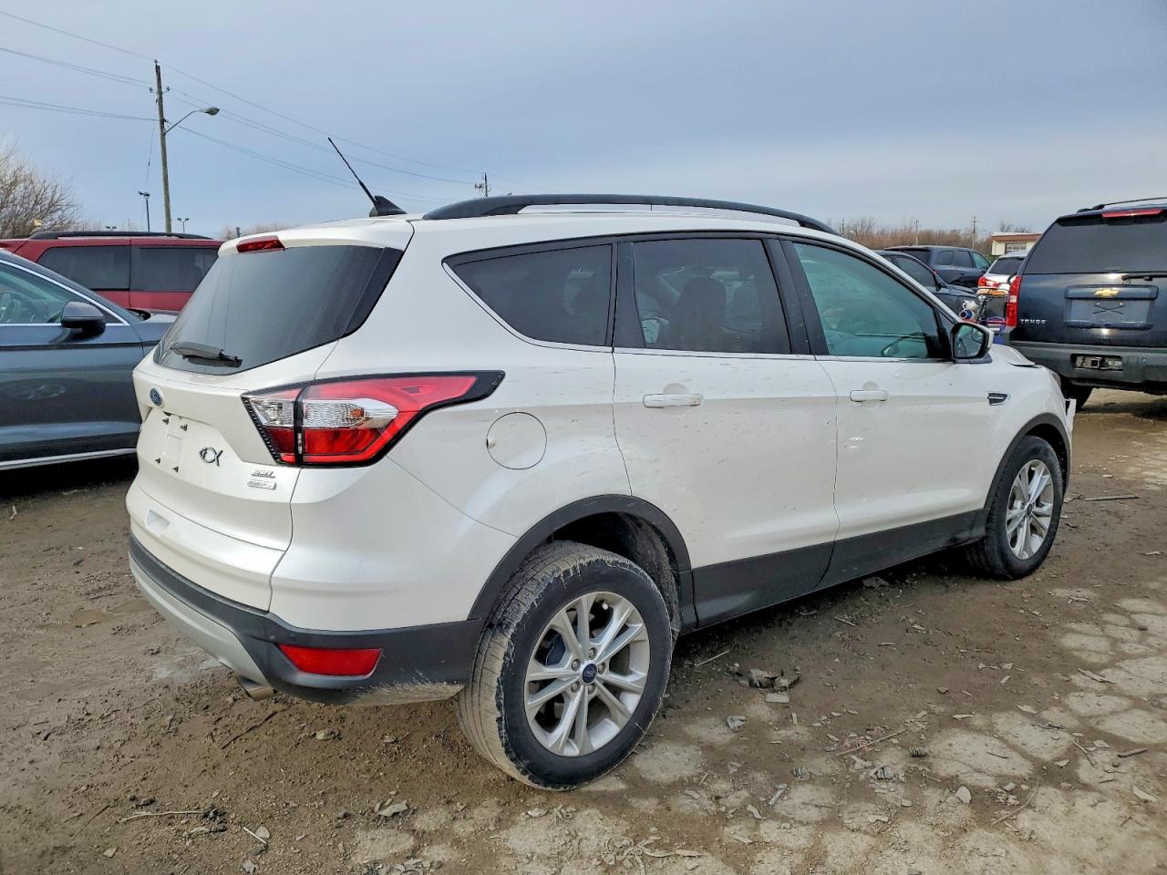 2018 FORD ESCAPE SEL photo 3