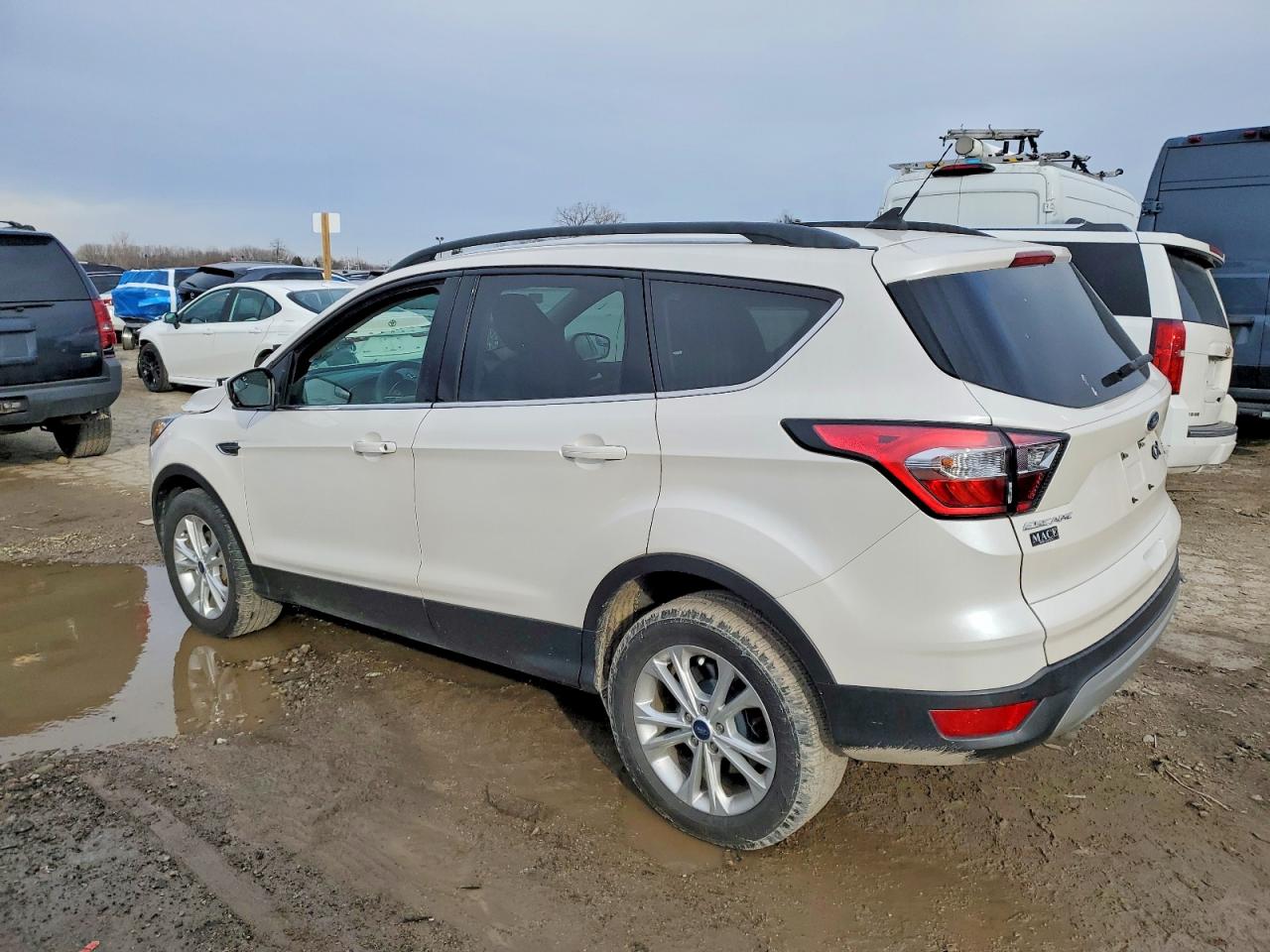 2018 FORD ESCAPE SEL photo 2
