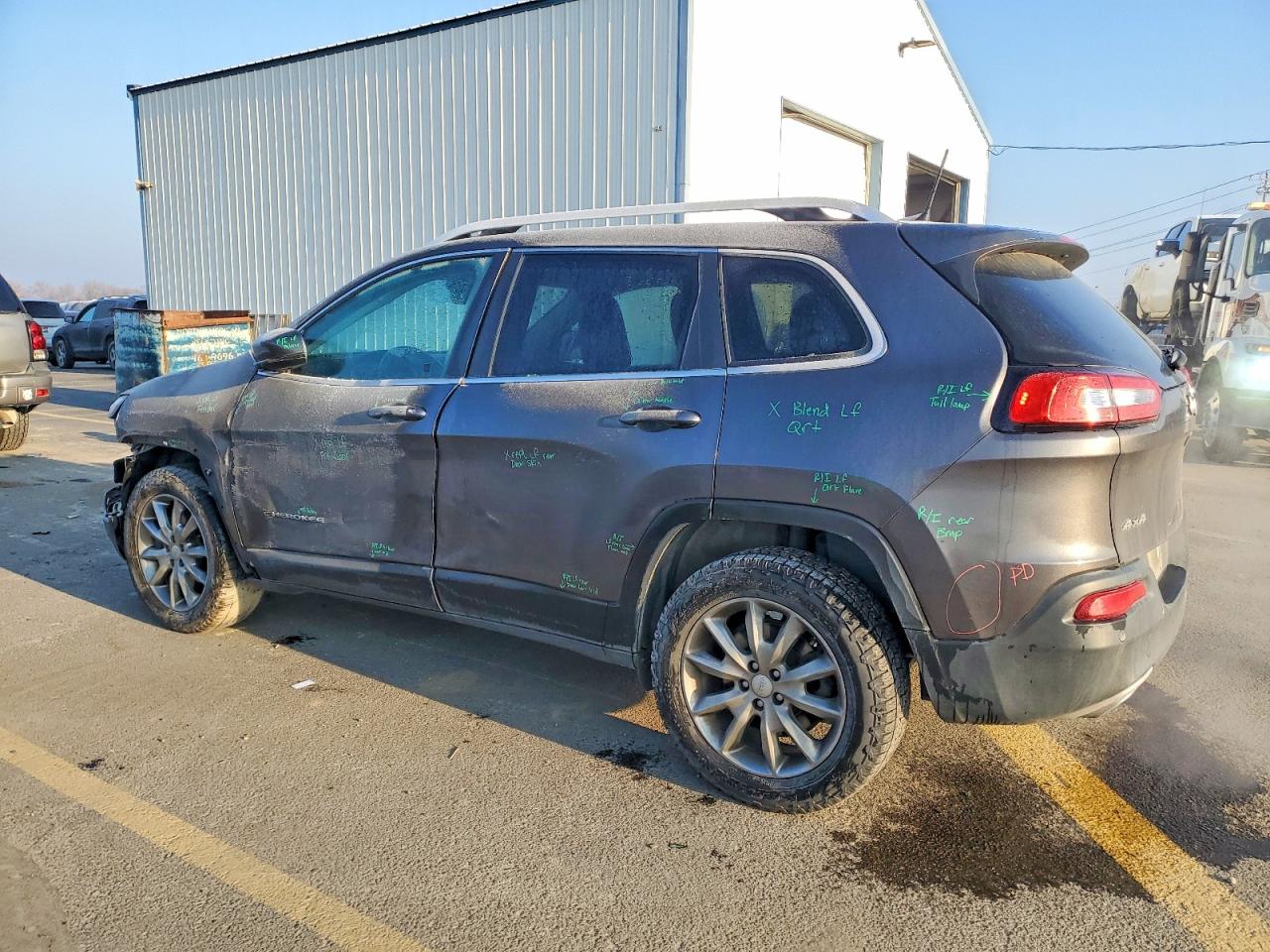 2018 JEEP CHEROKEE photo 2