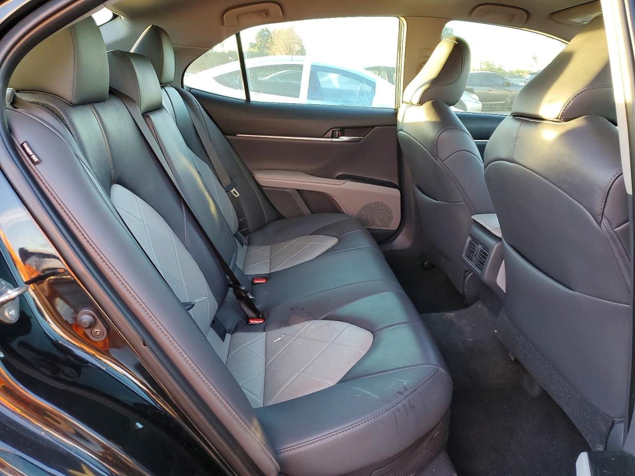 2019 TOYOTA CAMRY HYBRID photo 28
