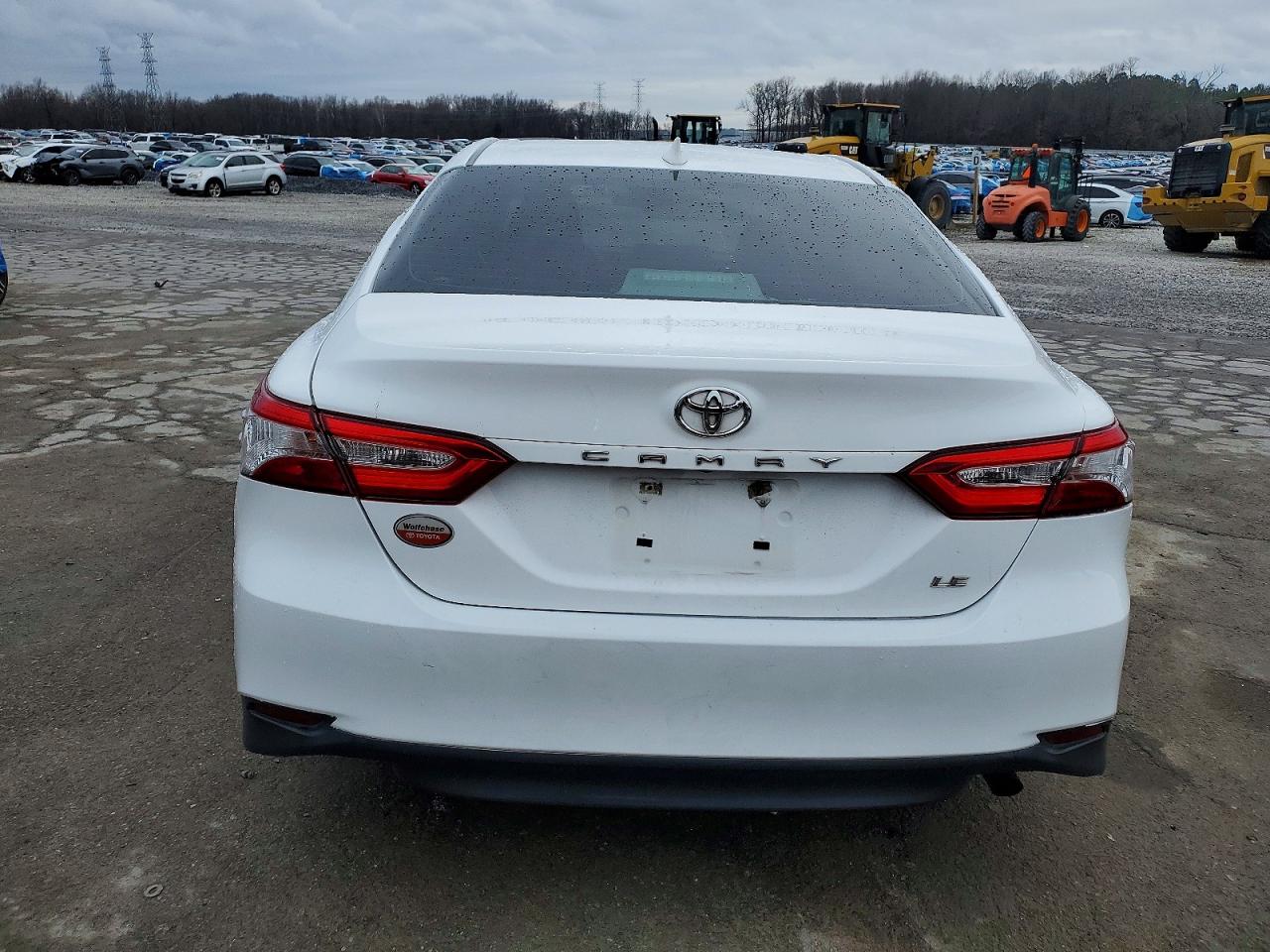 2020 TOYOTA CAMRY LE photo 6