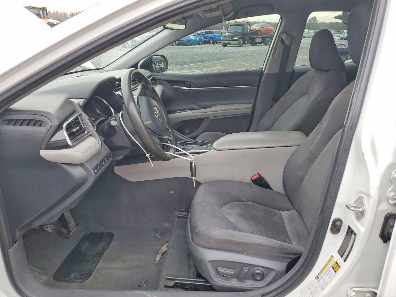 2020 TOYOTA CAMRY LE photo 7