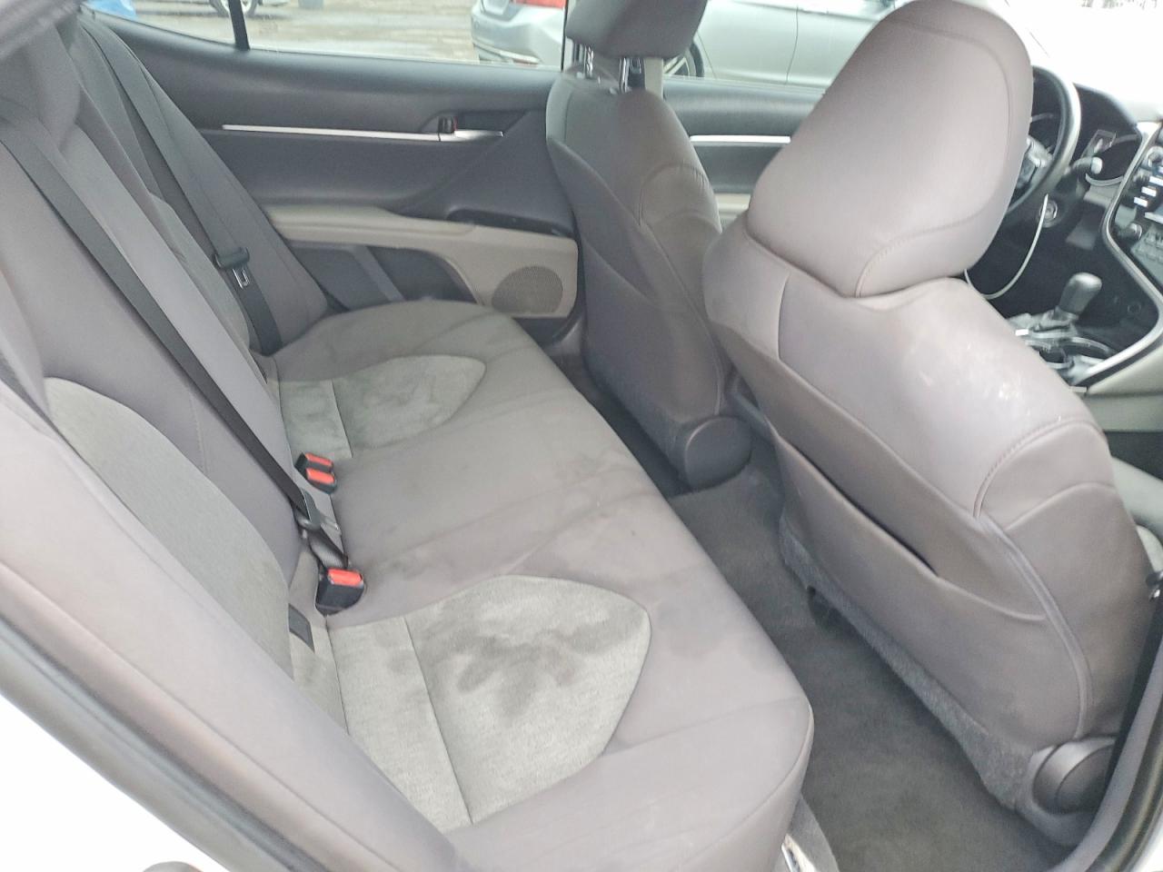 2020 TOYOTA CAMRY LE photo 10