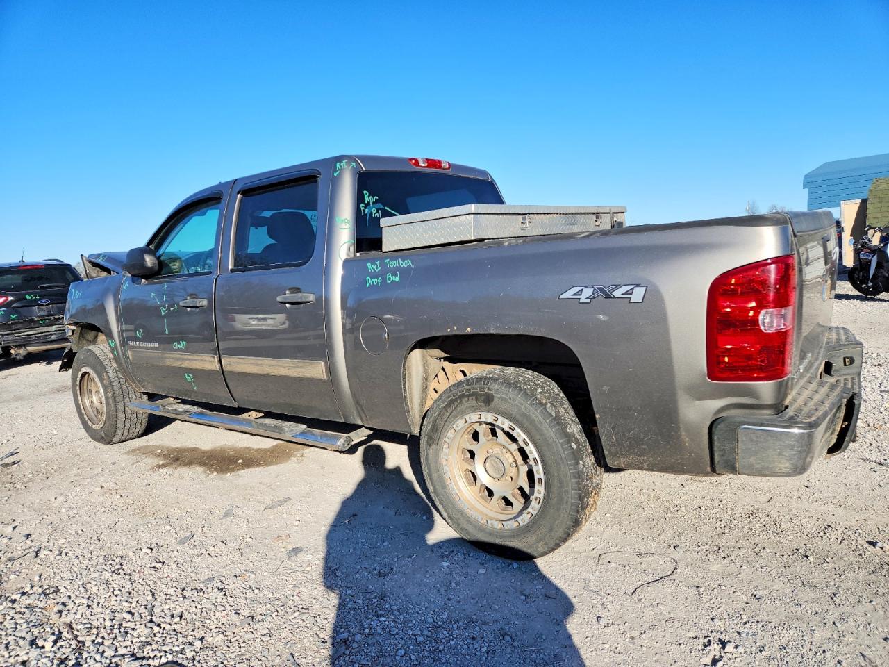 2013 CHEVROLET SILVERADO K1500 LT photo 2