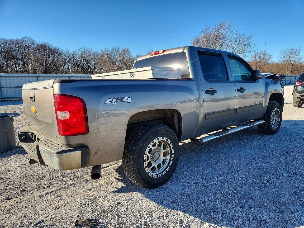 2013 CHEVROLET SILVERADO K1500 LT photo 3