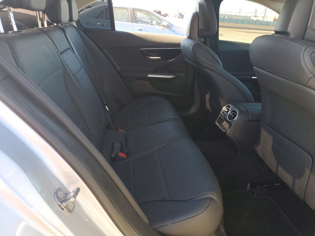 2025 MERCEDES-BENZ C 300 photo 10