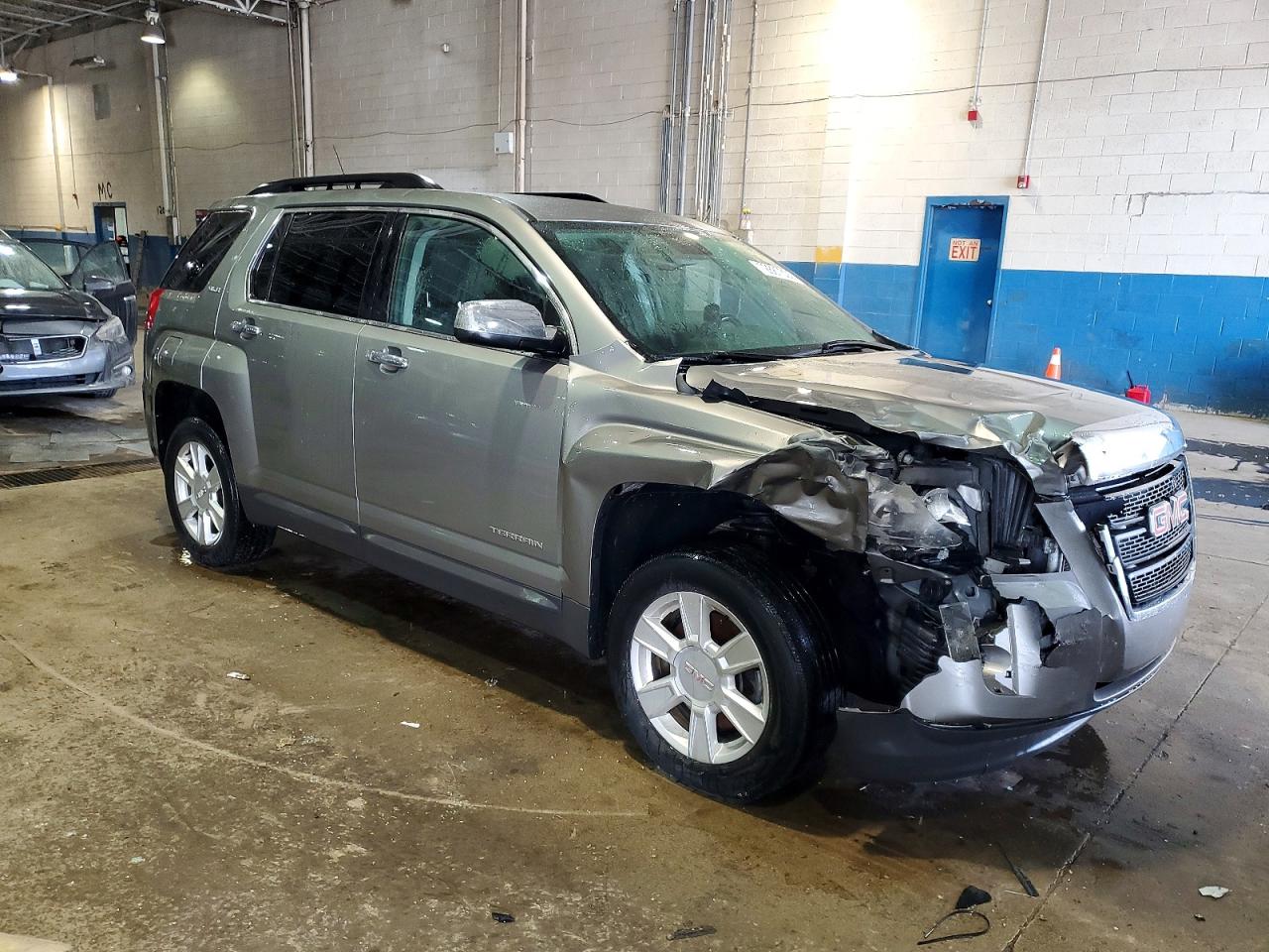 2012 GMC TERRAIN SLE photo 4