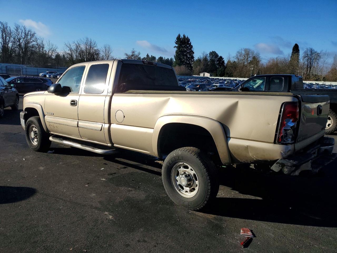 2004 CHEVROLET SILVERADO C2500 HEAVY DUTY photo 3