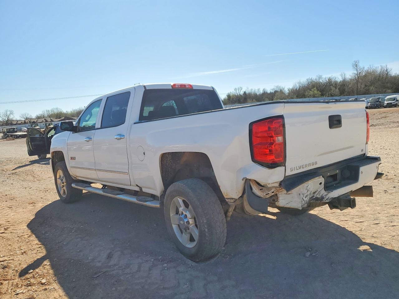 2018 CHEVROLET SILVERADO K2500 HEAVY DUTY LT photo 3
