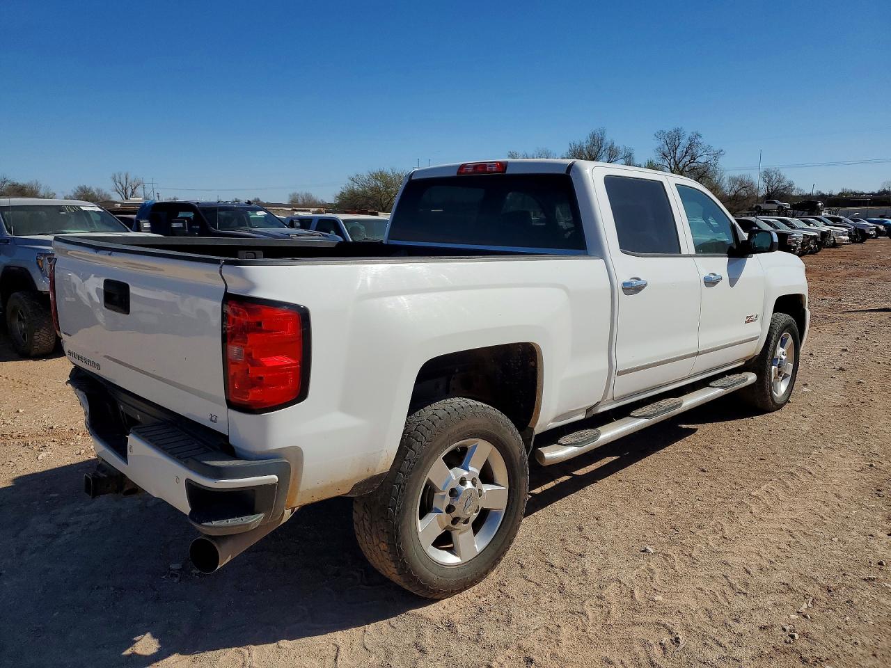 2018 CHEVROLET SILVERADO K2500 HEAVY DUTY LT photo 5