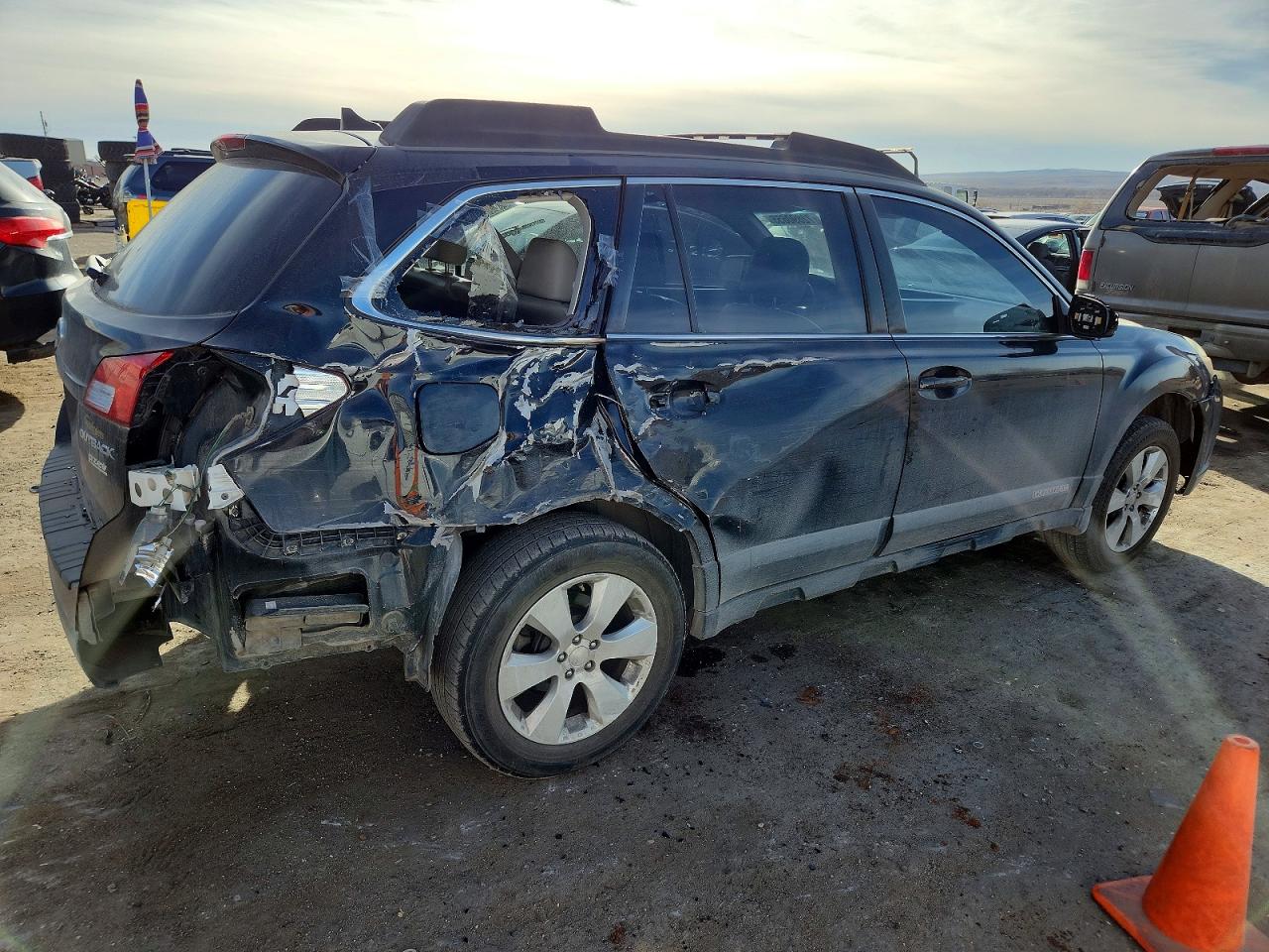 2011 SUBARU OUTBACK 2.5I LIMITED photo 3