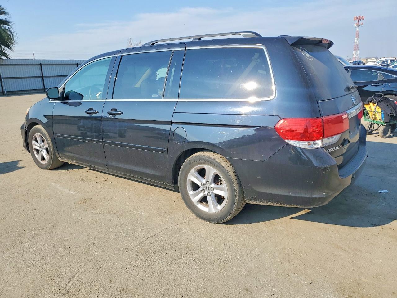 2008 HONDA ODYSSEY TOURING photo 2