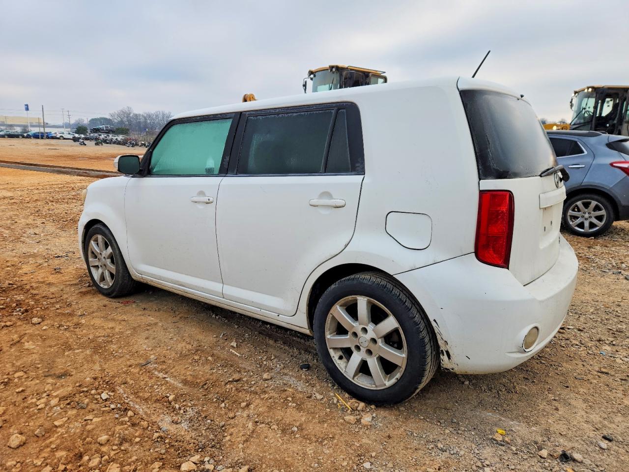 2009 TOYOTA SCION XB photo 2
