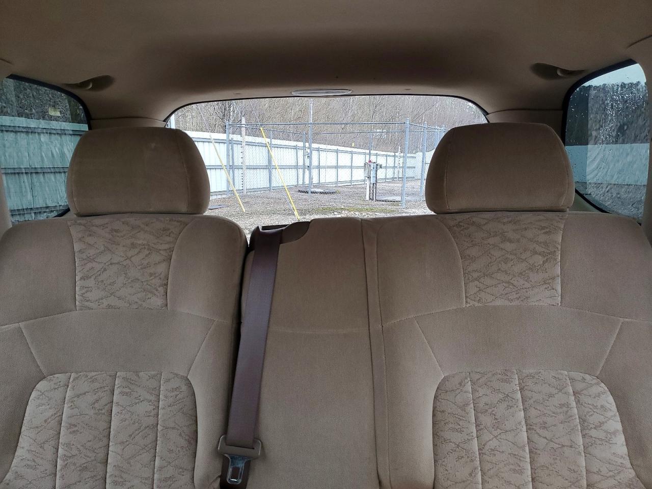 2004 GMC ENVOY photo 10