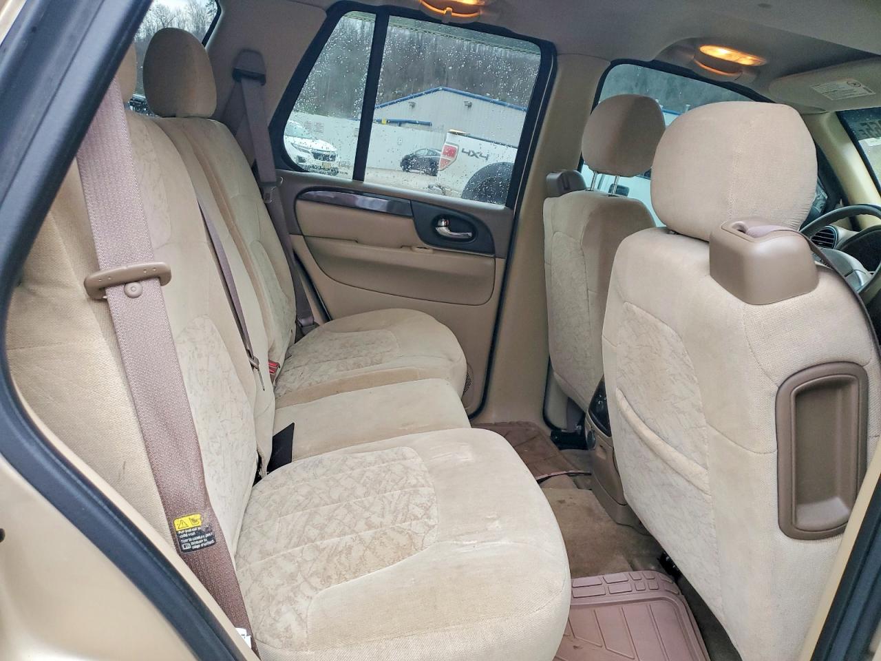 2004 GMC ENVOY photo 11