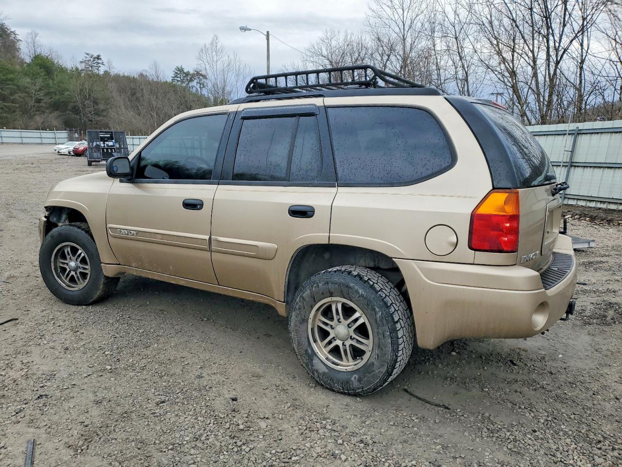 2004 GMC ENVOY photo 2