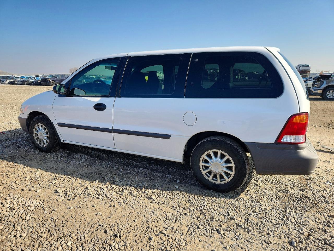 2001 FORD WINDSTAR LX photo 2