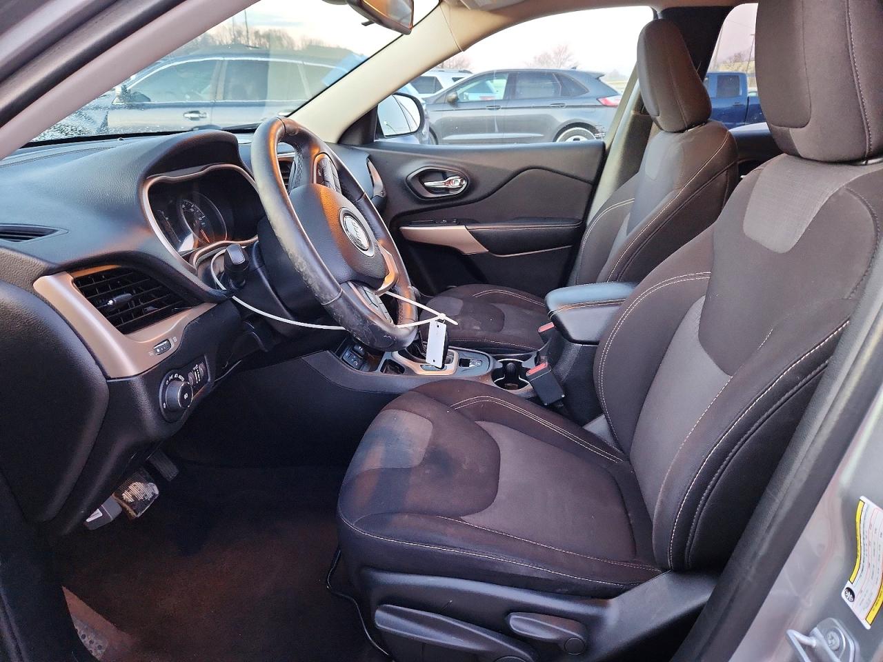2017 JEEP CHEROKEE LATITUDE photo 13