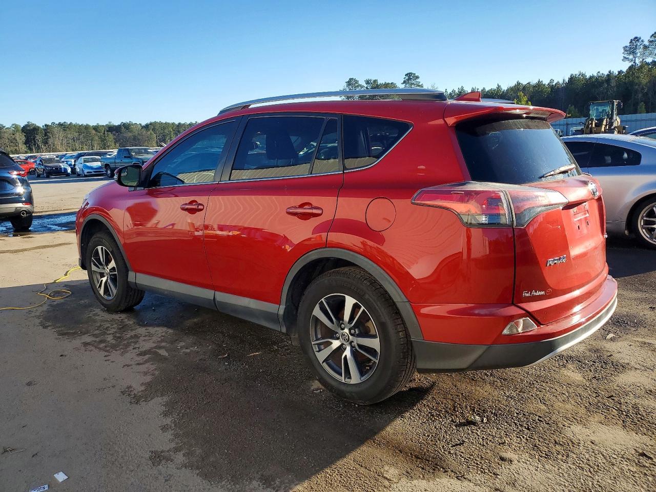 2016 TOYOTA RAV4 XLE photo 2