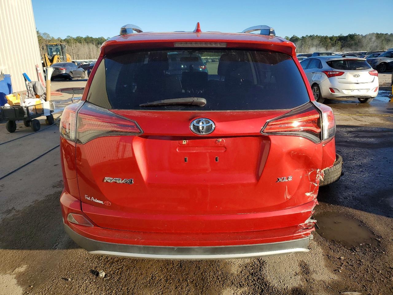 2016 TOYOTA RAV4 XLE photo 6