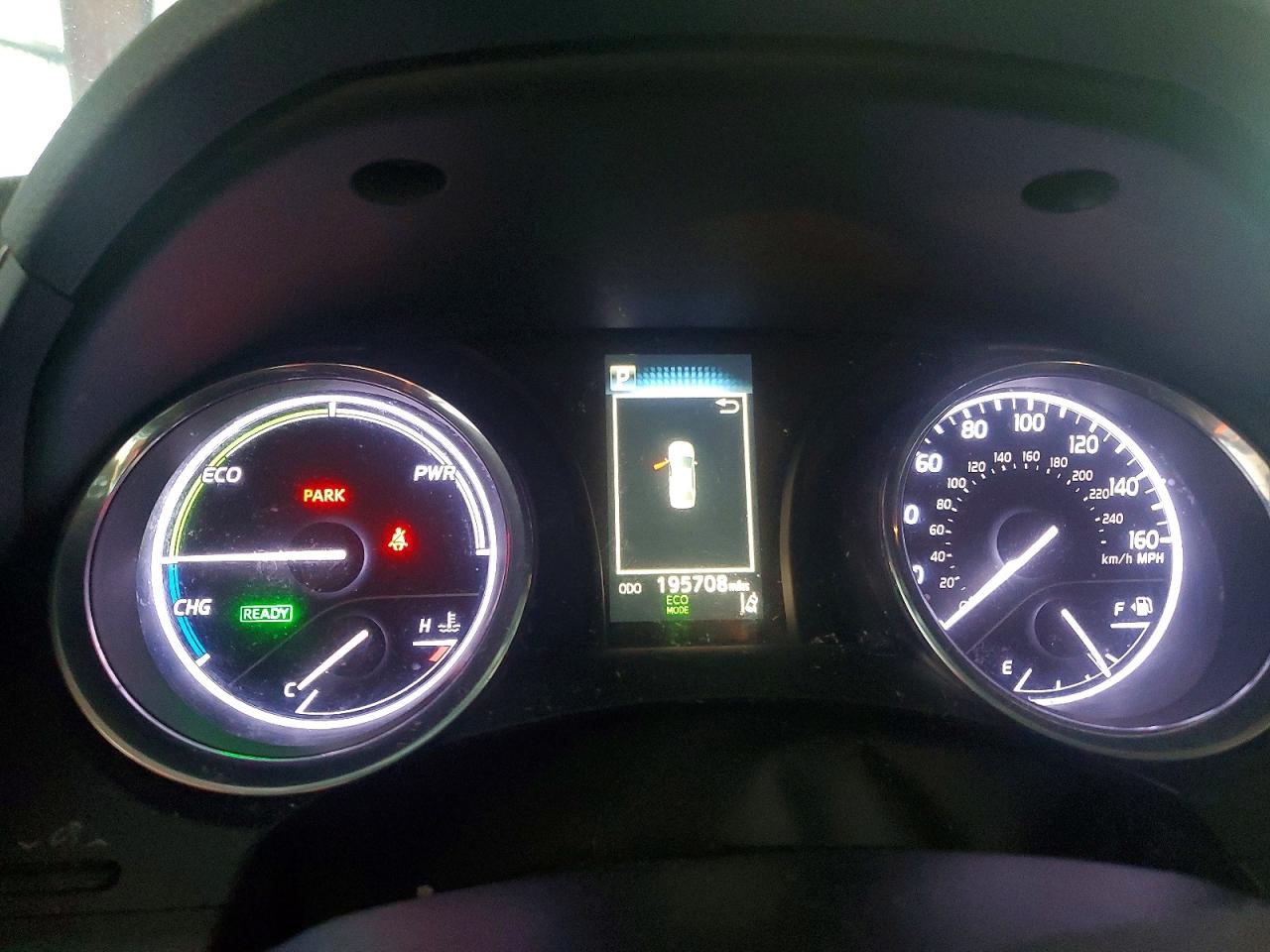 2020 TOYOTA CAMRY LE photo 9