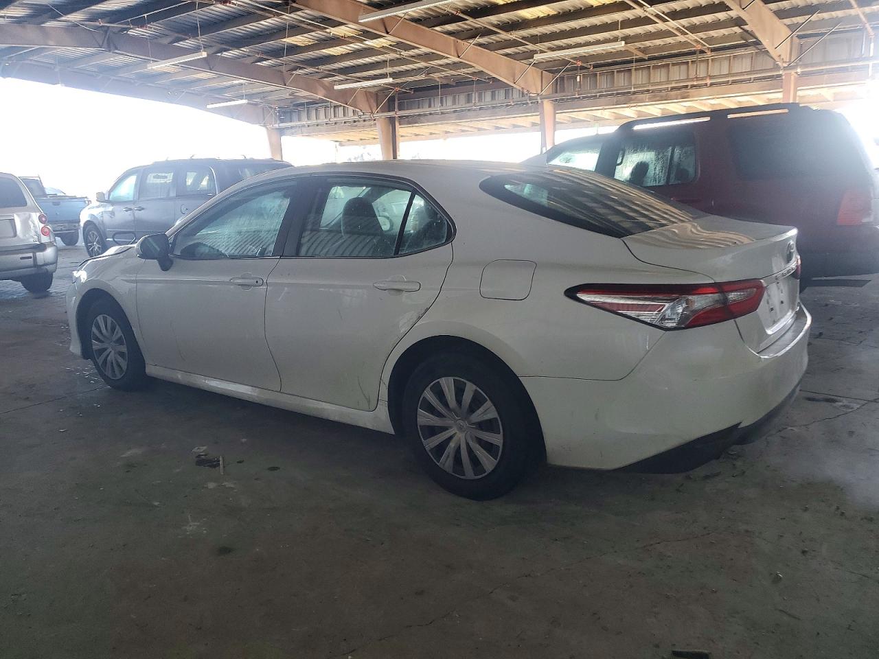 2020 TOYOTA CAMRY LE photo 2