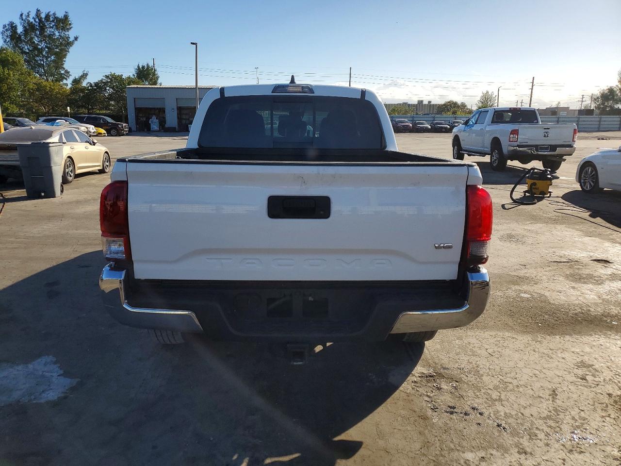 2022 TOYOTA TACOMA SR5 V6 photo 11