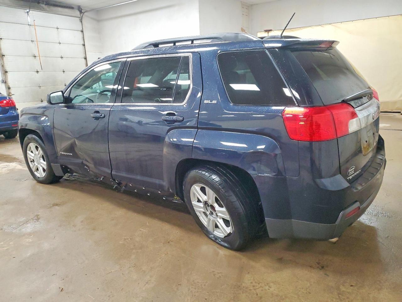 2015 GMC TERRAIN SLE photo 3