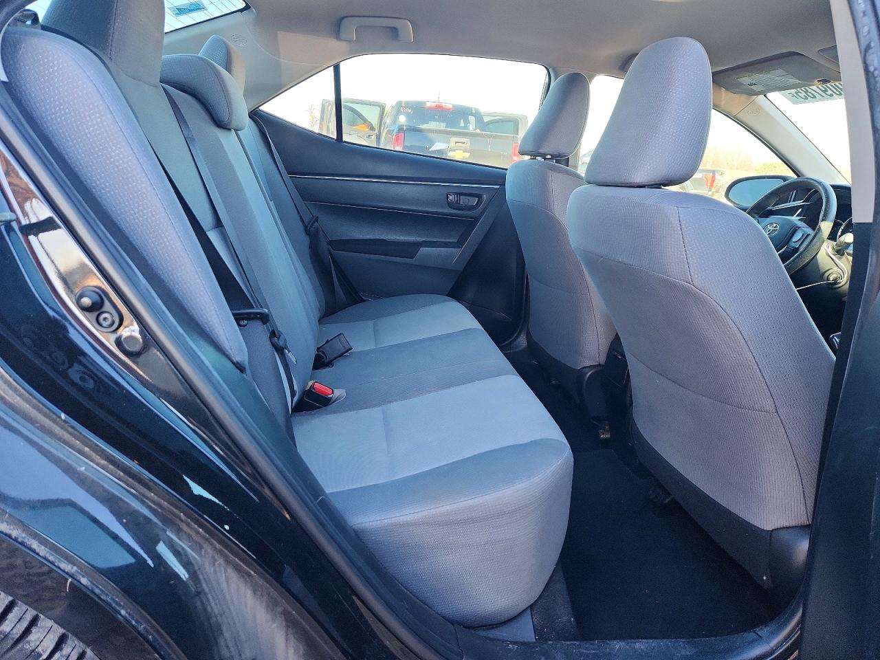 2015 TOYOTA COROLLA L photo 19