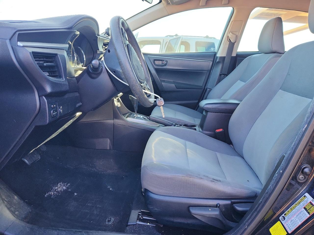 2015 TOYOTA COROLLA L photo 13