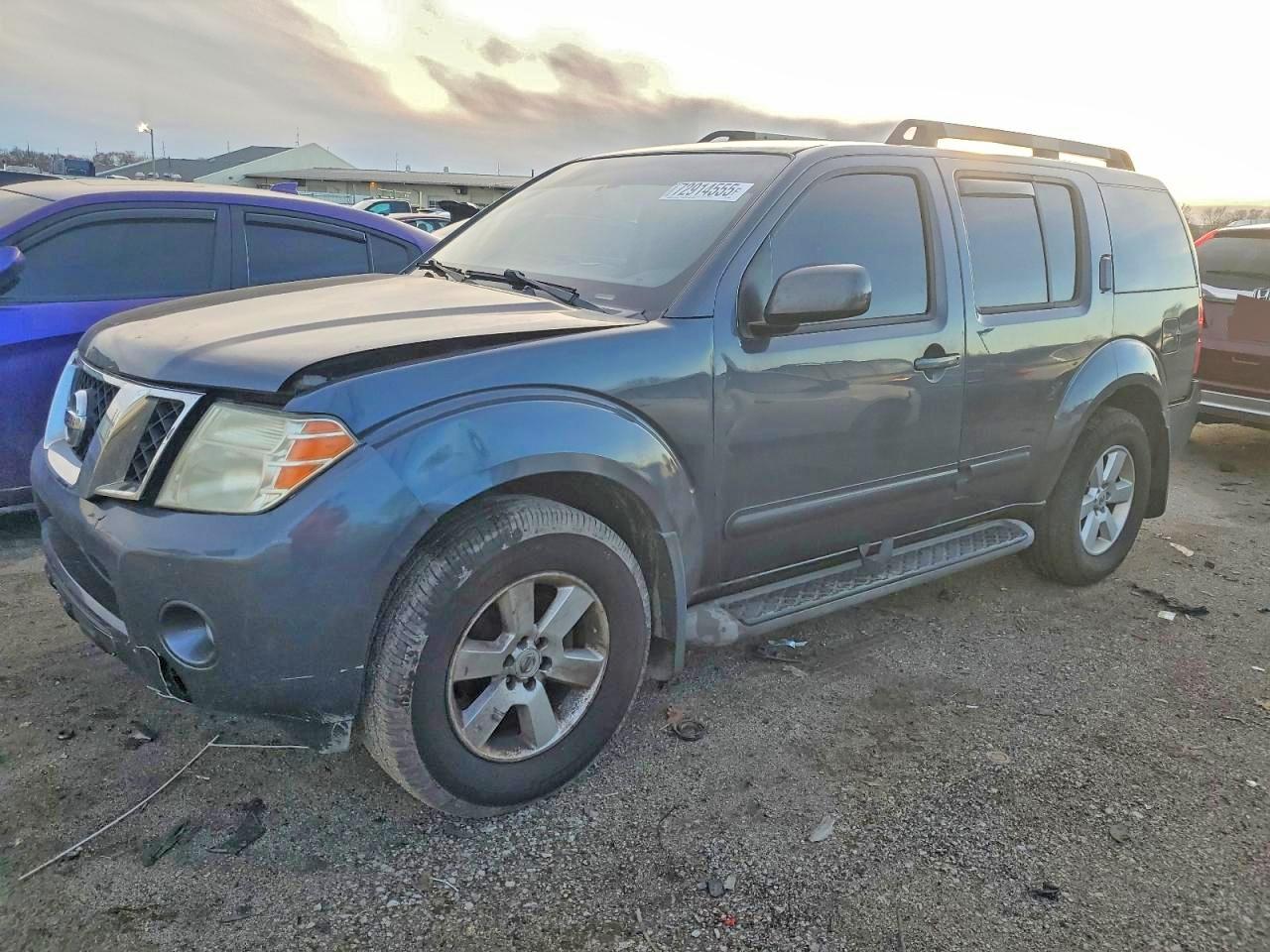 2011 NISSAN PATHFINDER