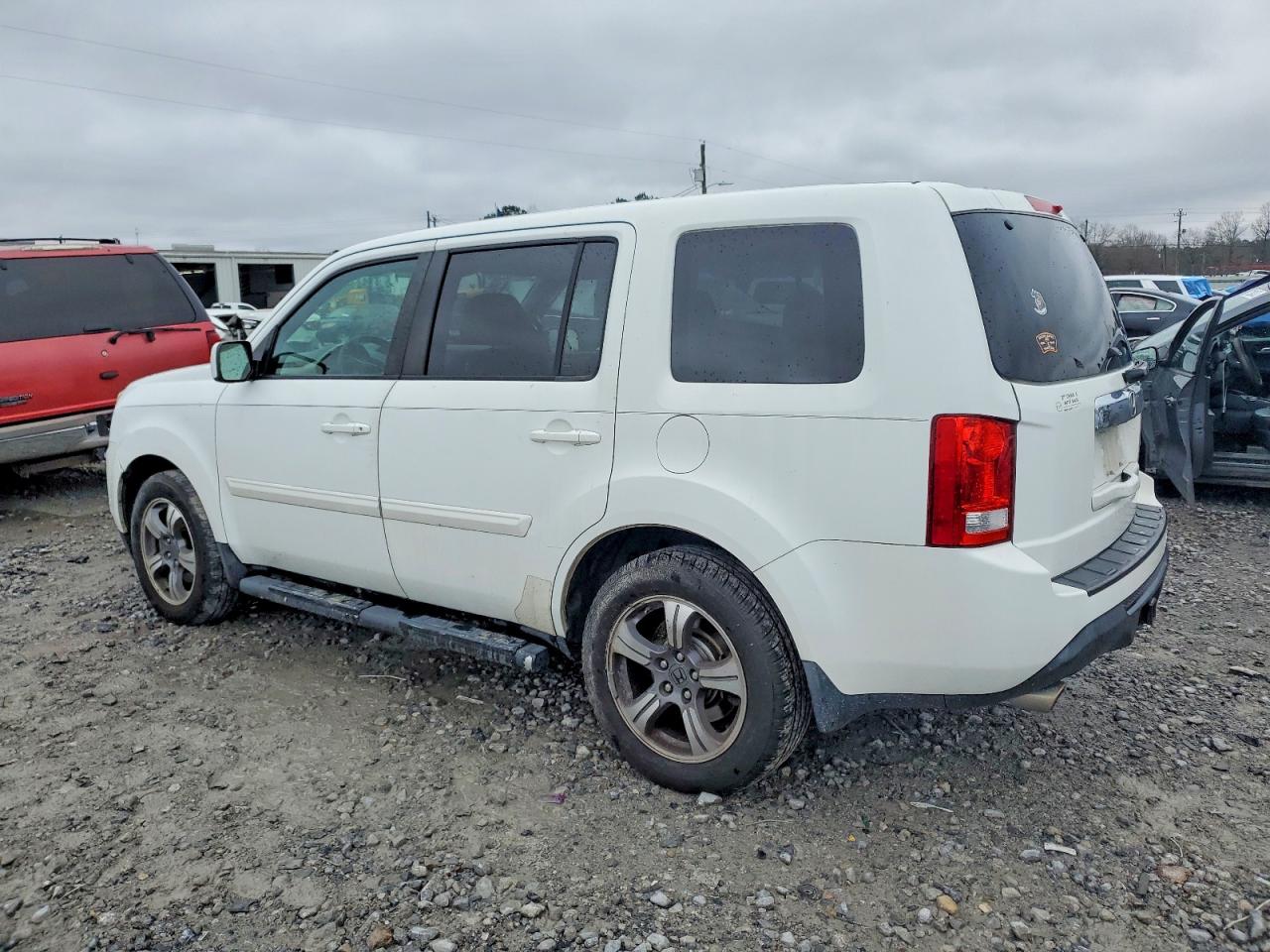 2015 HONDA PILOT SE photo 2