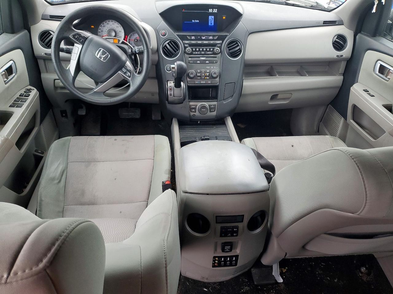 2015 HONDA PILOT SE photo 8