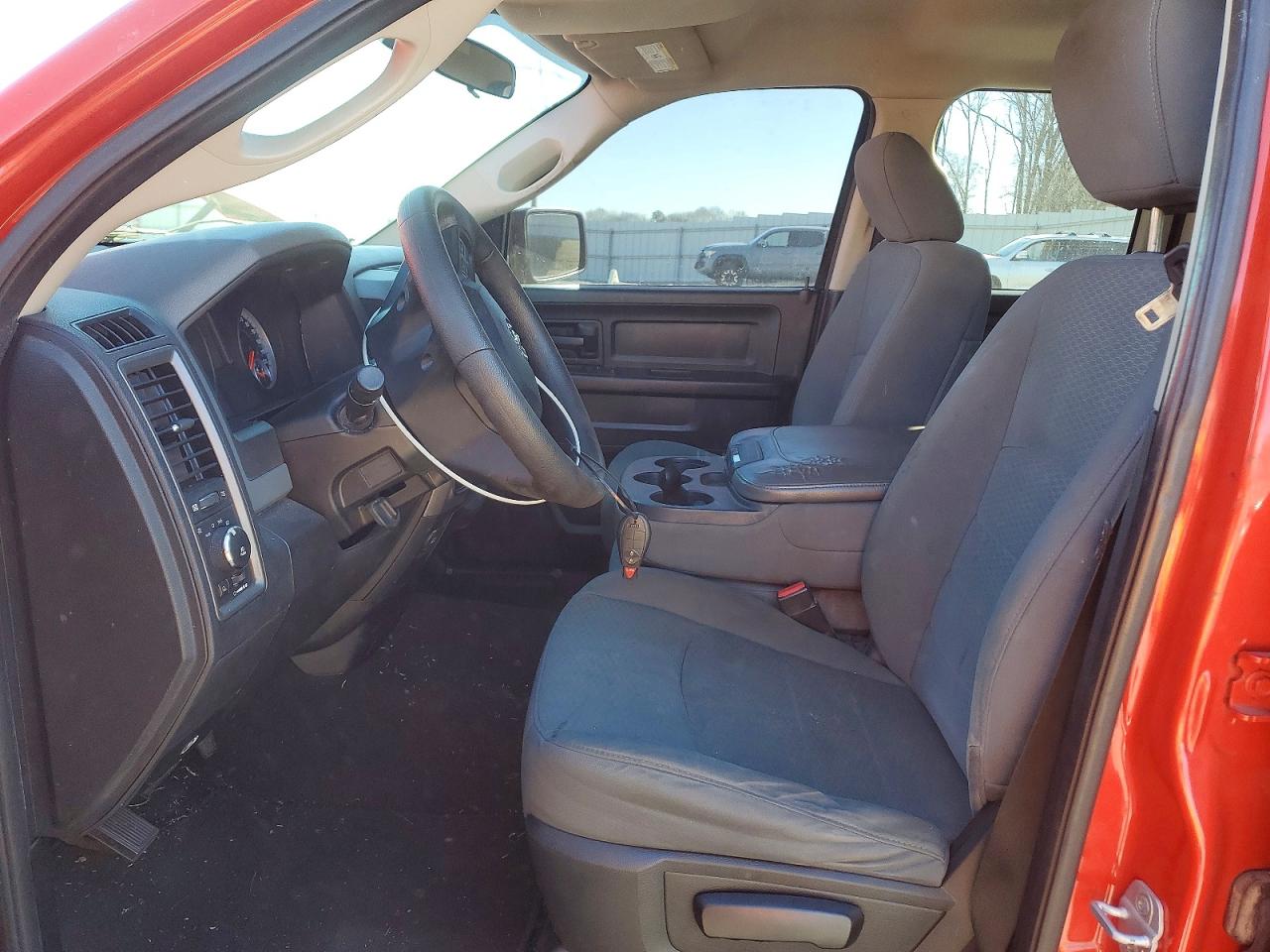 2013 RAM 1500 ST photo 7