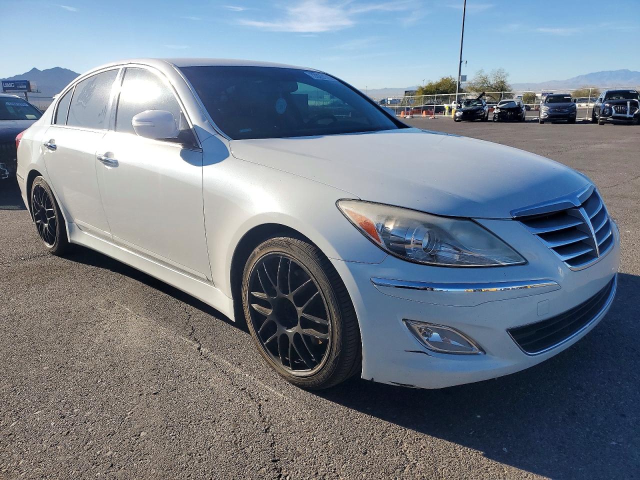 2013 HYUNDAI GENESIS photo 7