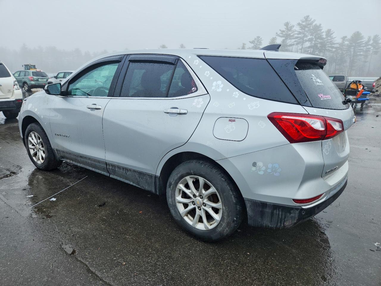 2018 CHEVROLET EQUINOX LT photo 2
