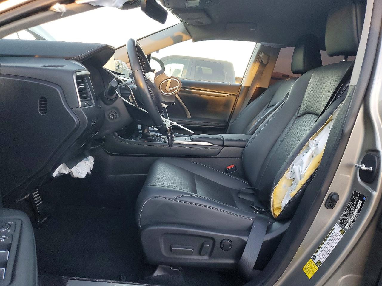 2021 LEXUS RX photo 25