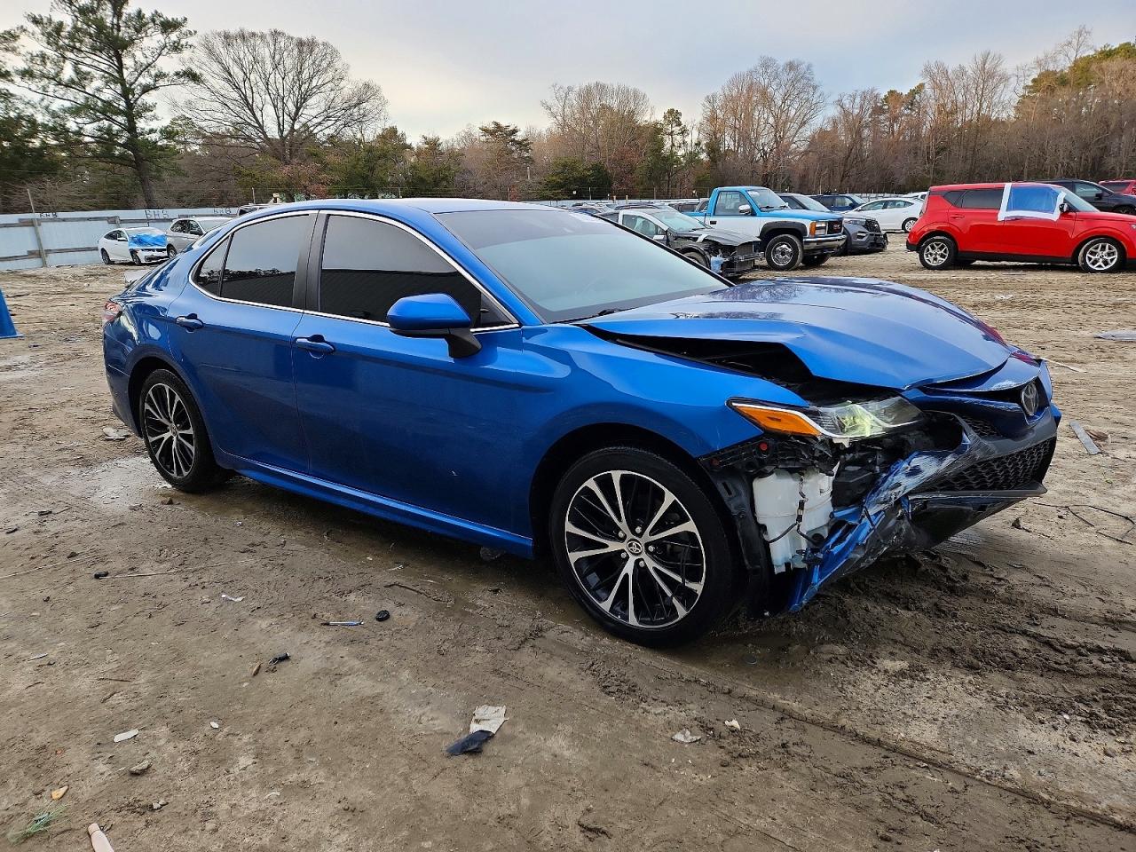 2020 TOYOTA CAMRY SE photo 4