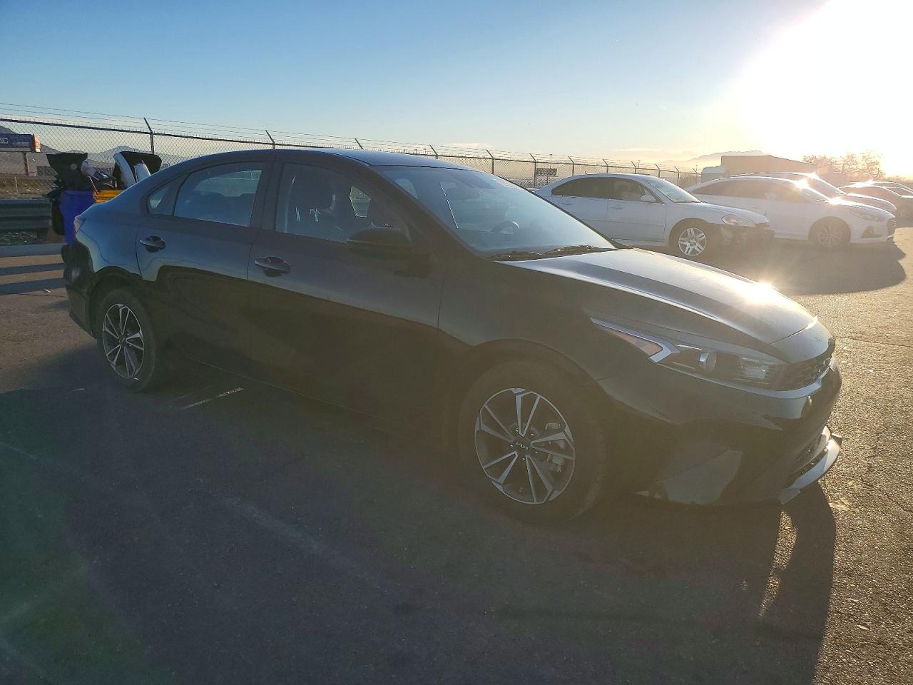 2023 KIA FORTE LXS photo 4
