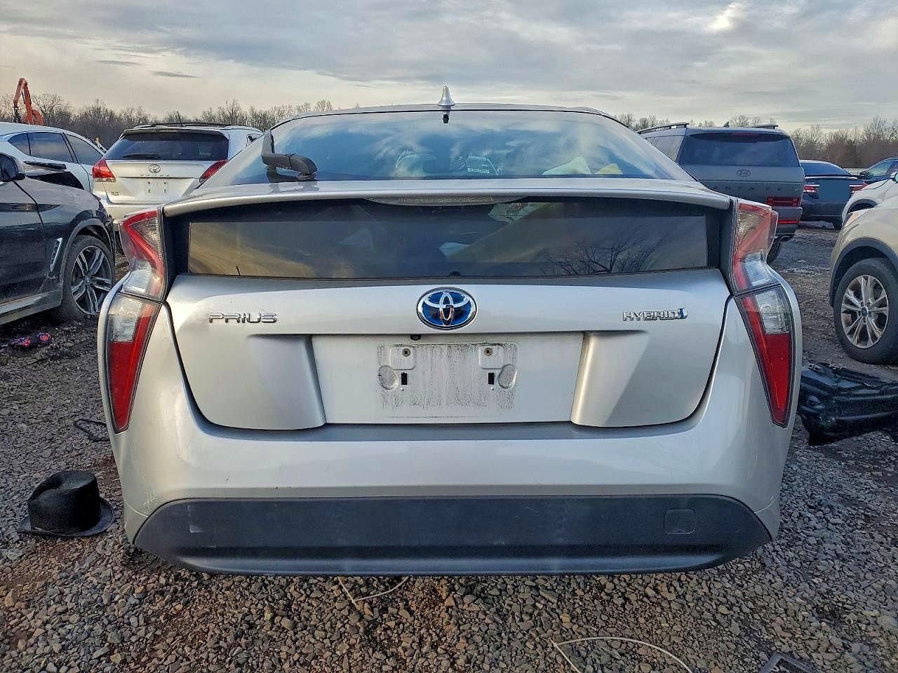 2016 TOYOTA PRIUS photo 11