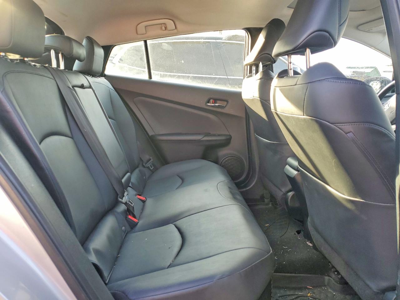 2016 TOYOTA PRIUS photo 19
