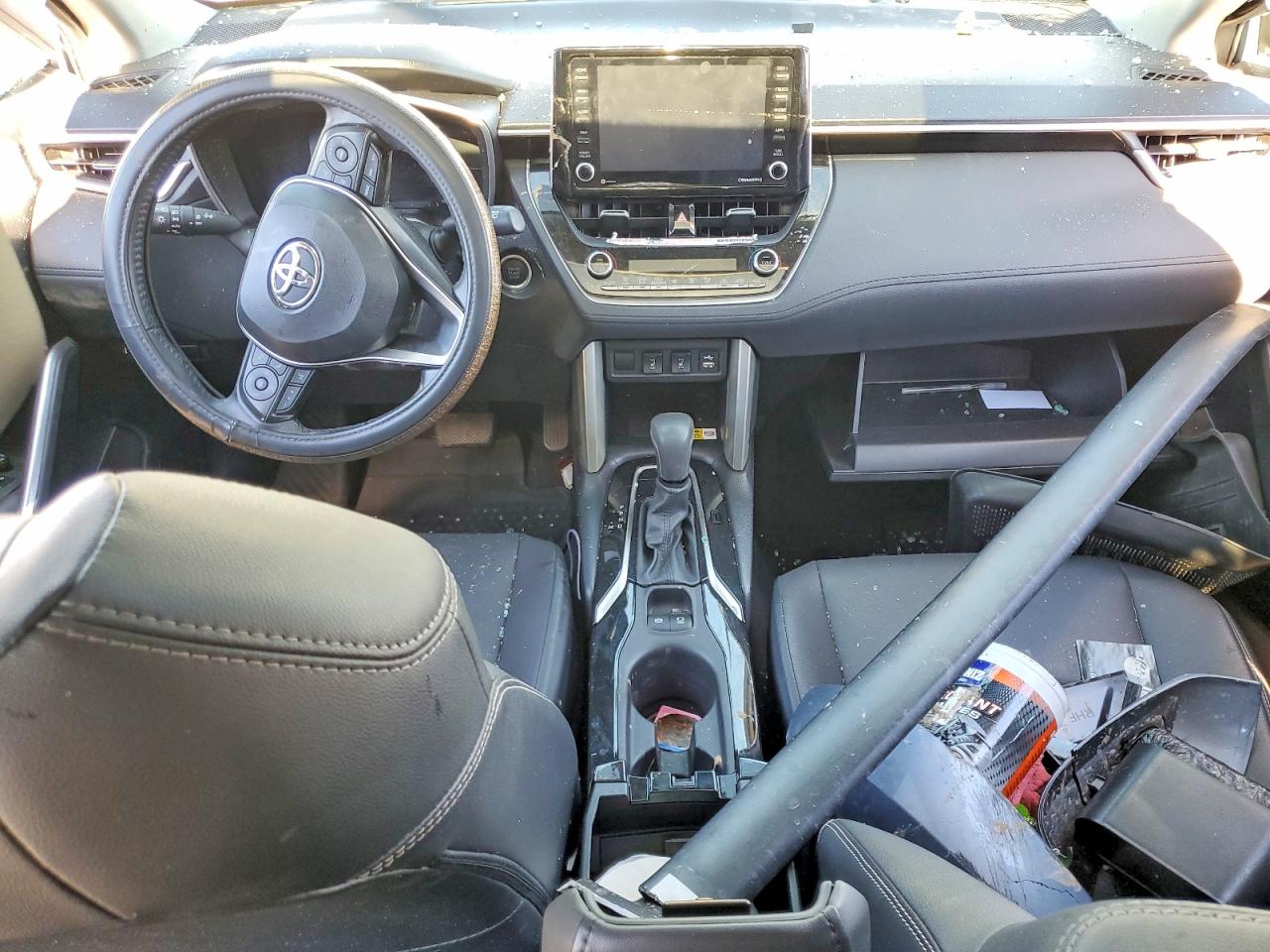 2022 TOYOTA COROLLA CROSS XLE photo 8